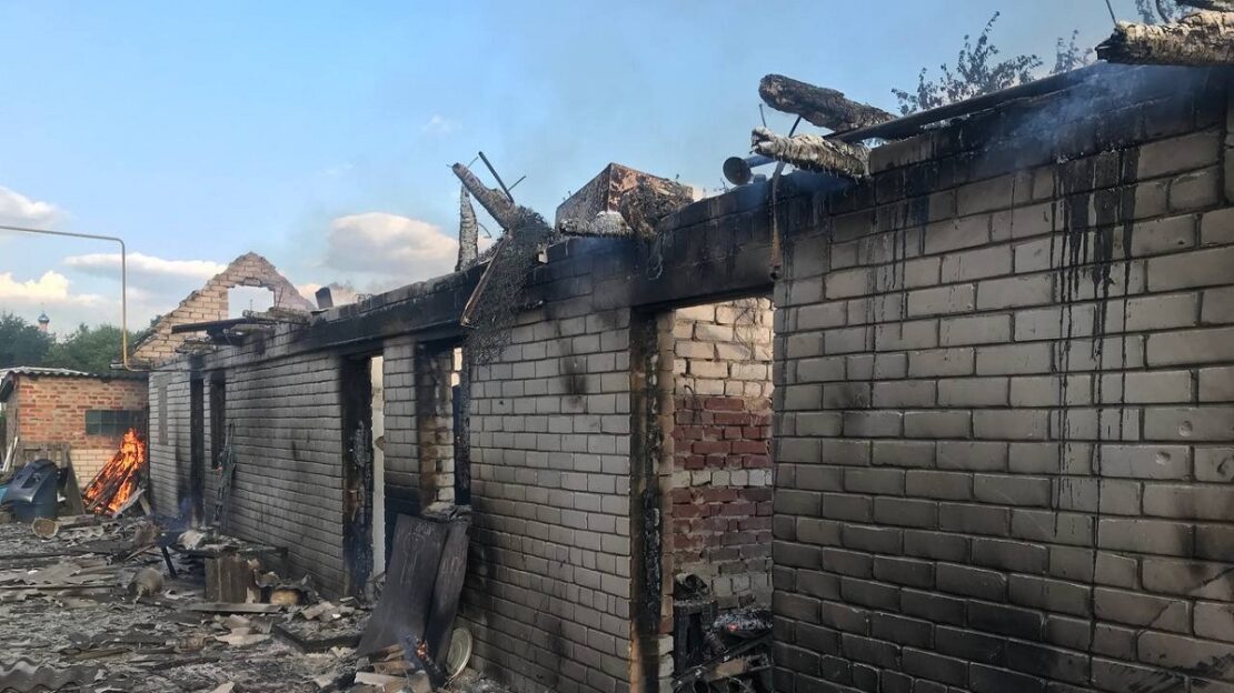 Новини Харкова: Рятувальники ДСНС ліквідували 10 пожеж, спричинених обстрілами