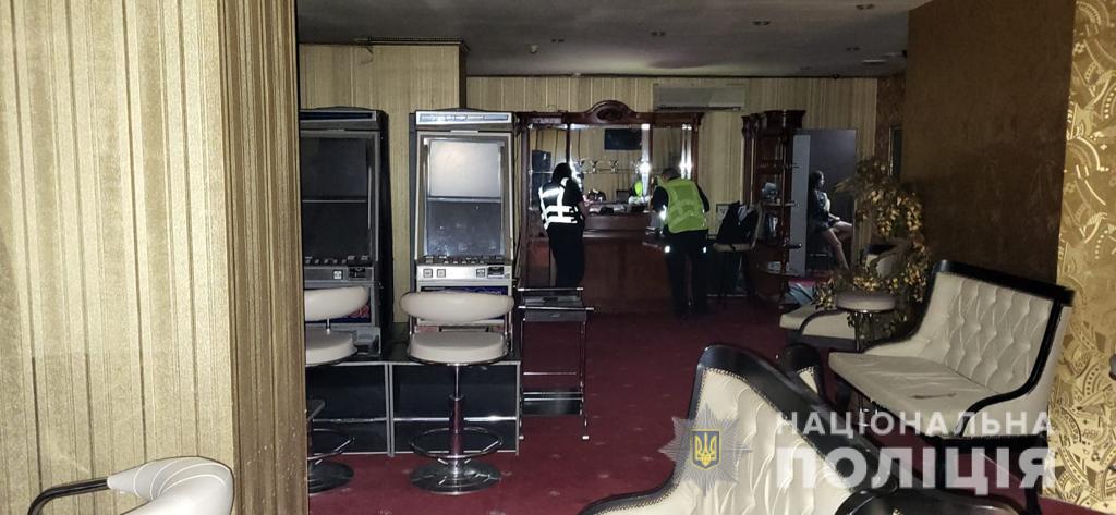 Новини Харкова: У розважальному центрі вилучили алкоголь та гральні автомати