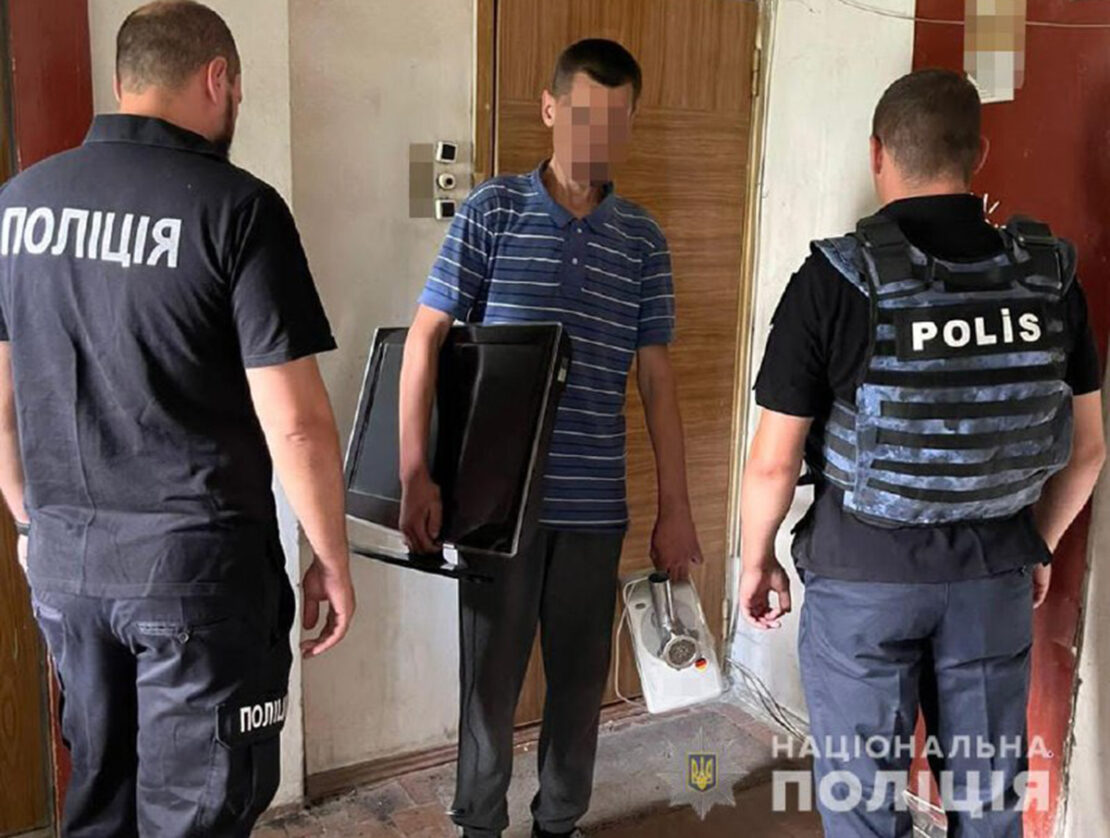 Новини Харкова: Зловмисник грабував квартири, пошкоджені обстрілами 