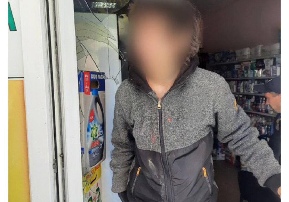 Новини Харкова: Мародерка розбила вітрину магазина у Салтівському районі