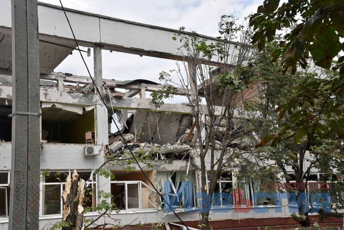 Фото війна Харків: Зруйнована школа солистки "Казки" - наслідки ракетного удару