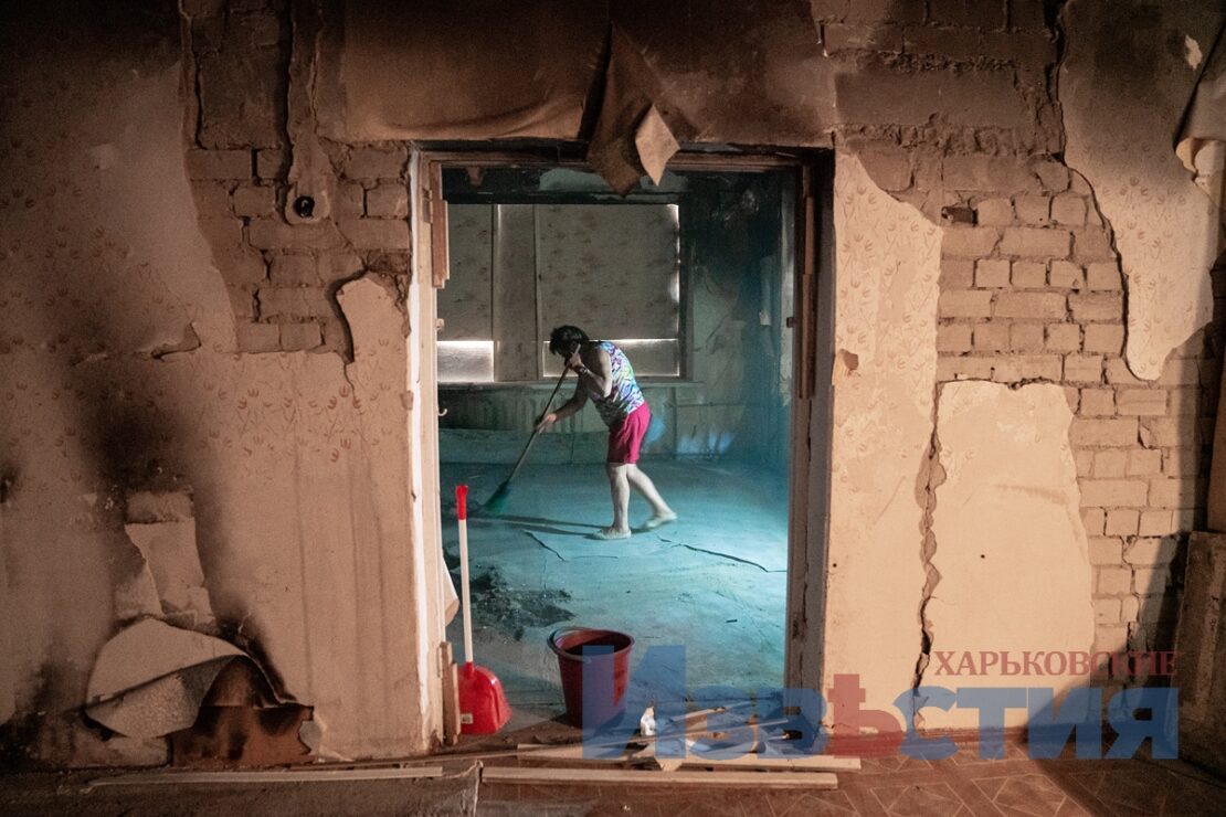 ФОТО Харків війна: Дитячий садок у Шевченківському районі - прибирання після обстрілів