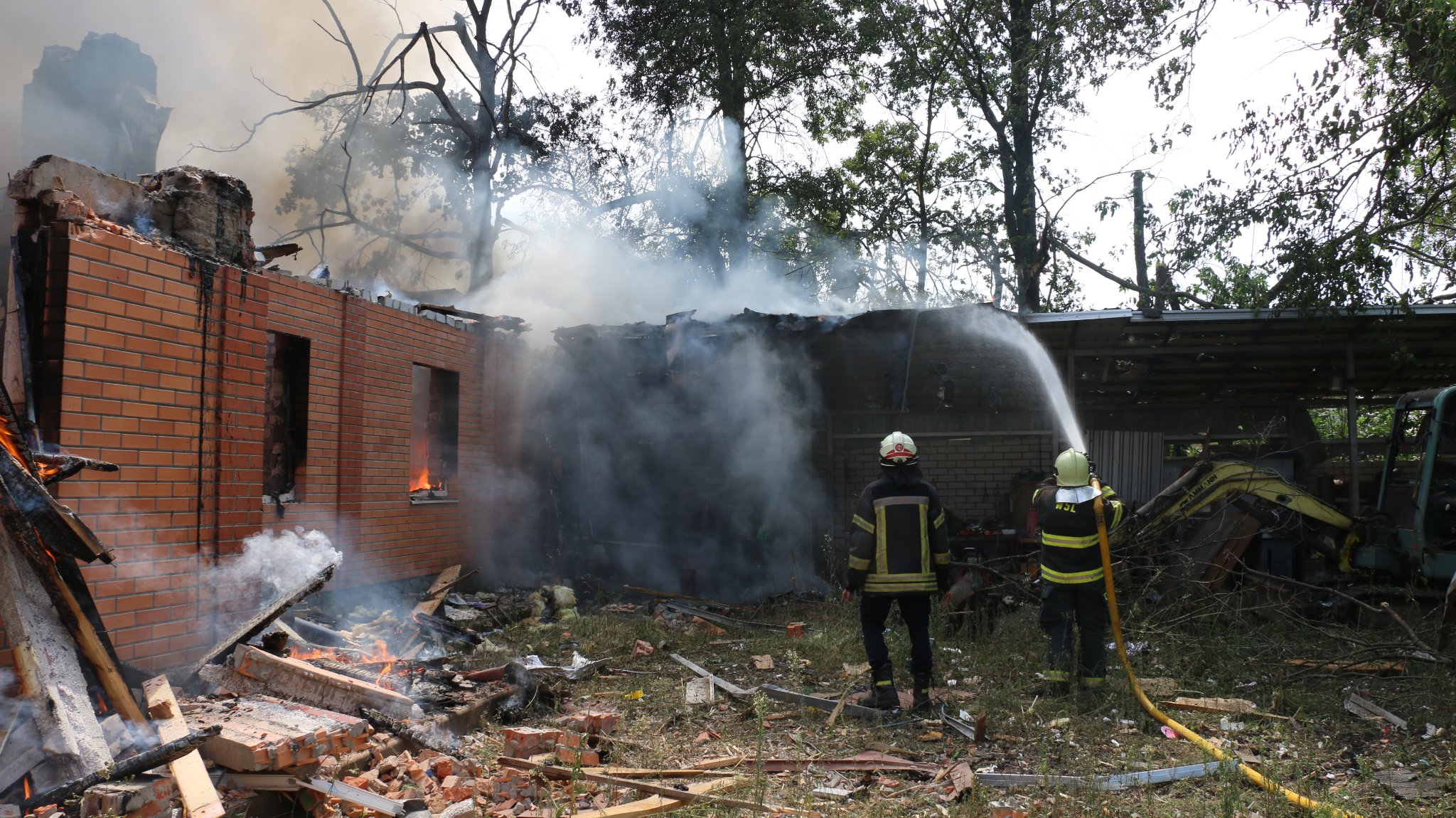 Війна Харківщина: Циркуни дві доби під масованим обстрілом - пожежі