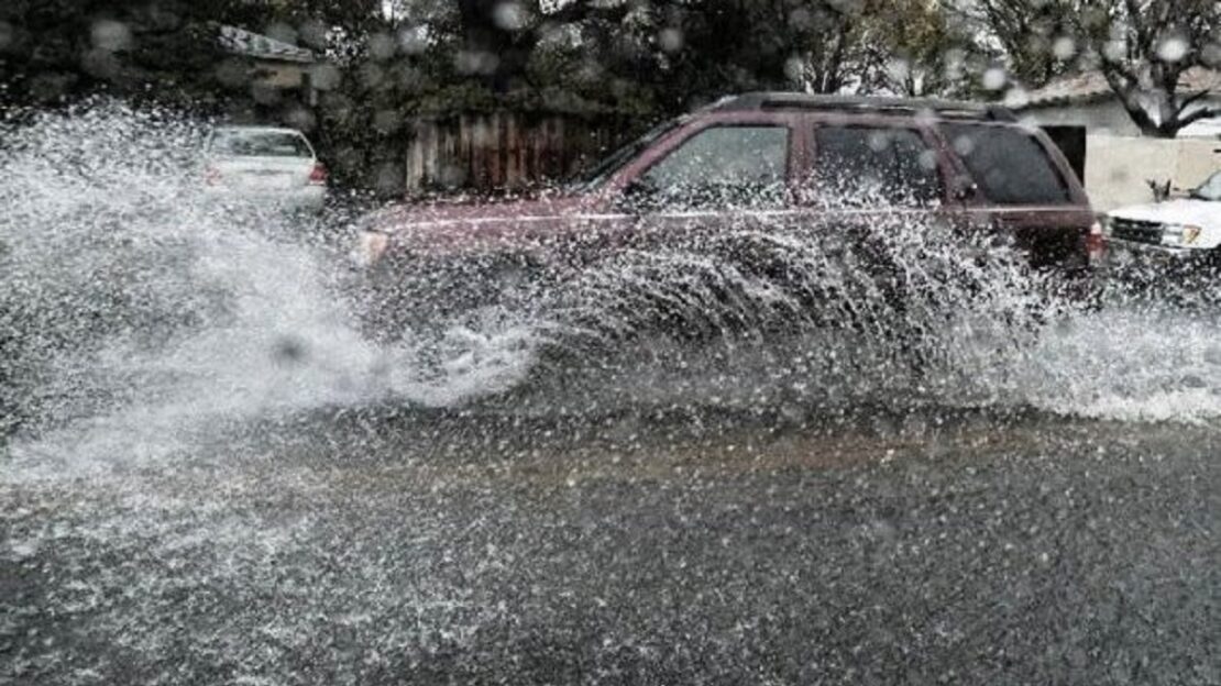 Рекордна злива у Харкові: Де забрати втрачені автомобільні номери
