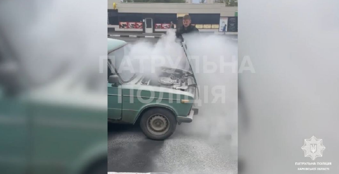 Новини Харкова: На проспекті Гагаріна загорівся автомобіль 