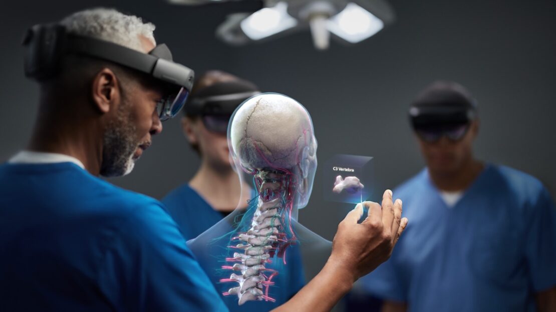 Новини Харкова: Обласна лікарня отримала новітні девайси - шоломи HoloLens 2
