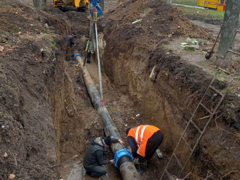 Новини Харкова: комунальники продовжують відновлювати подачу води у всіх районах міста