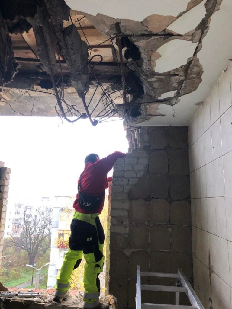 Новини Харків: Відновлення житлових будинків після обстрілів