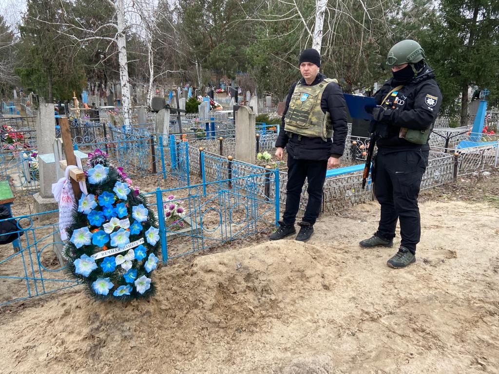 Новини Харкова: поліція вилучила тіло чоловіка, якого вбили російські військові