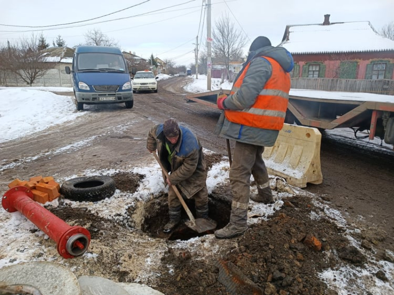 Новини Харкова: комунальники відновлюють водопостачання