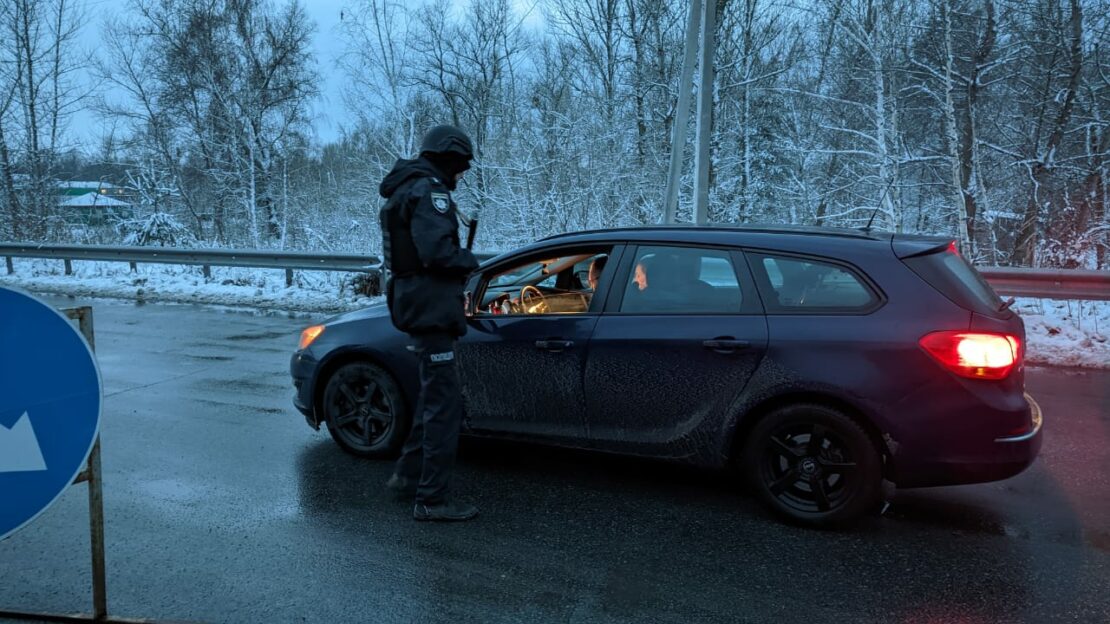 Новини Харкова: поліцейські разом із військовими перевірили понад 5800 авто
