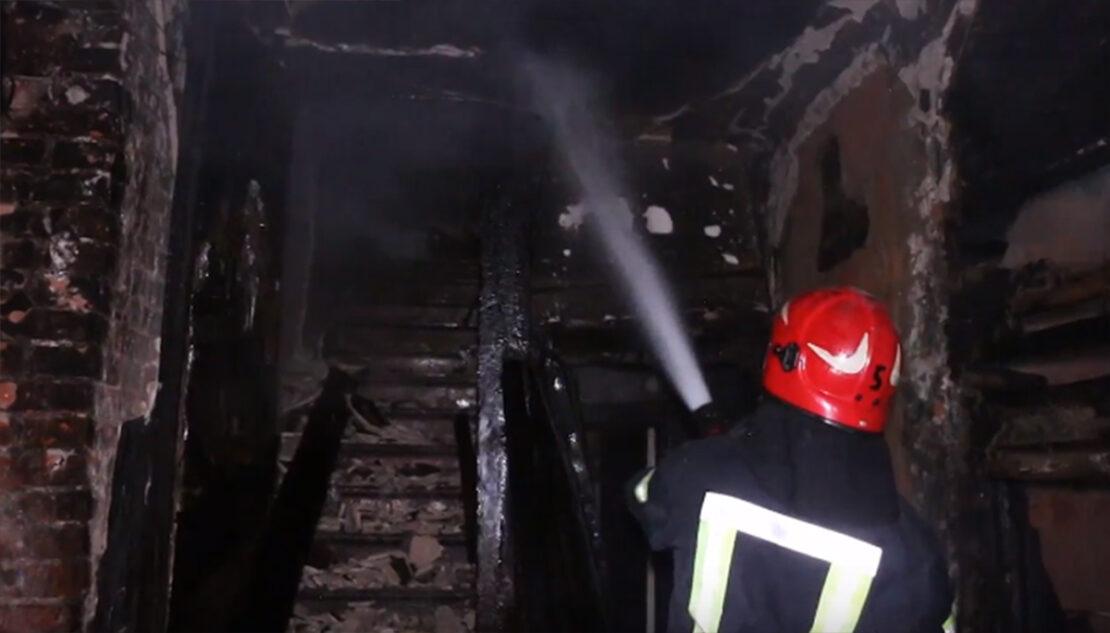 Новини Харкова: Пожежа в будинку на вулиці Тюринській 