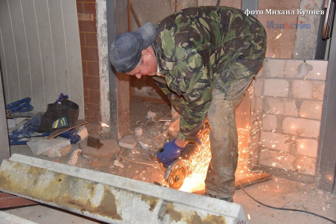 Новини Харкова: Відновлення після обстрілу будинка на Павловом Полі (фото)