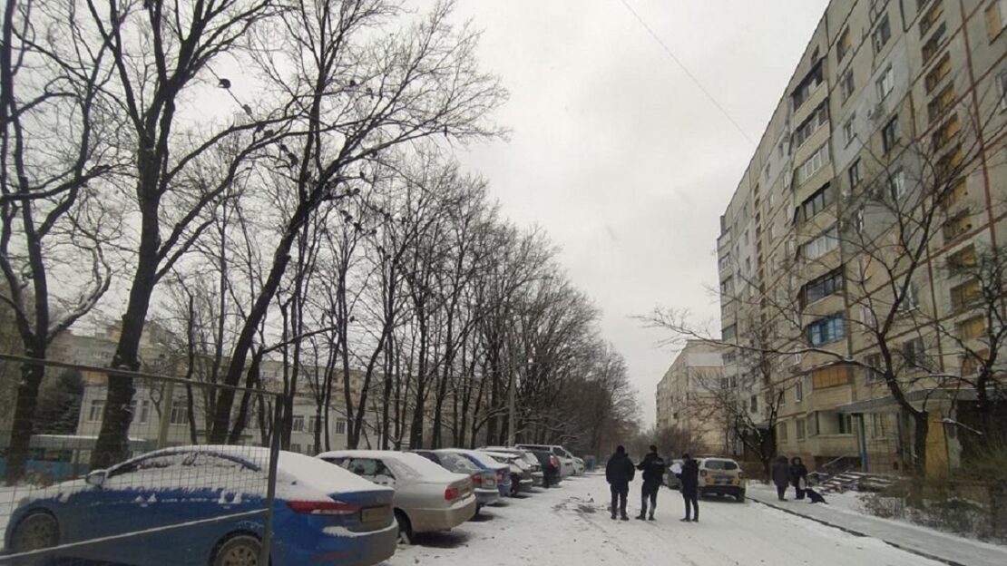 Новини Харкова: Хулігани порізали колеса авто на Північній Салтівці