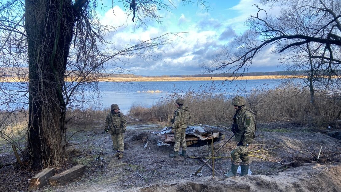 На Харківщині лікарі борються за життя батька з сином, які підірвалися на мінах під час риболовлі