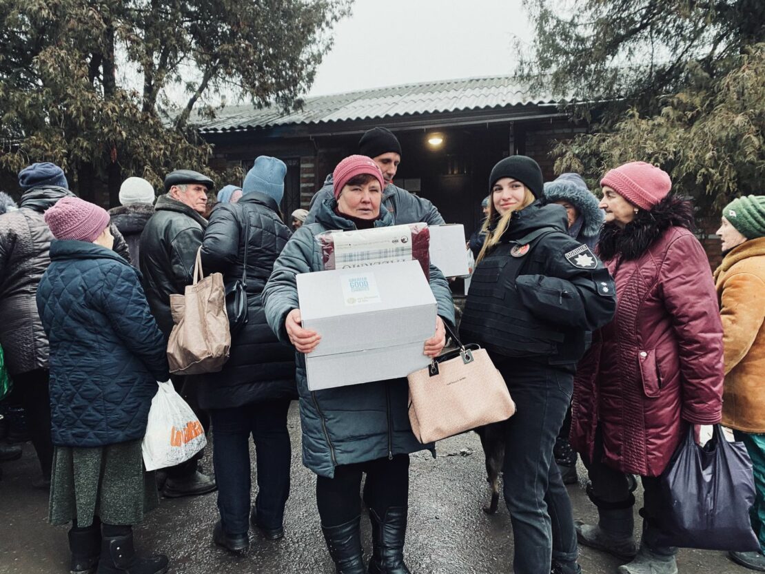 Новини Харкова: поліцейські доставили гум.допомогу жителям селища Білий Колодязь