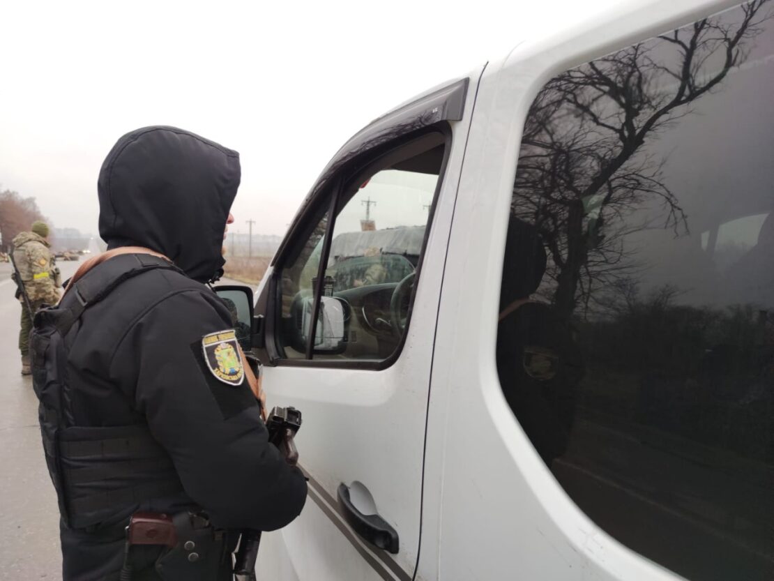 Новини Харкова: правоохоронці за добу перевірили 3500 авто