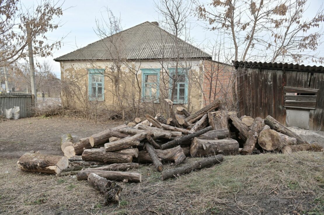 Новини Харкова: мешканцям Харківської області безкоштовно видають дрова