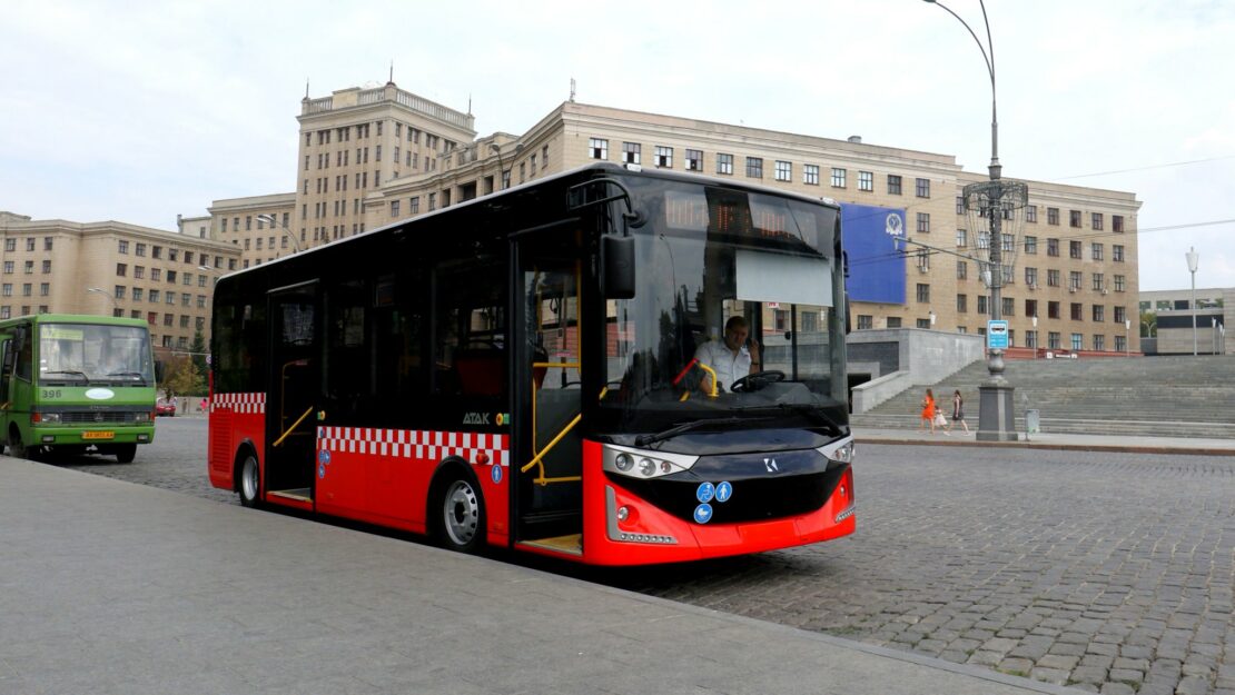 Новини Харкова: 13 грудня почав курсувати автобус №100е