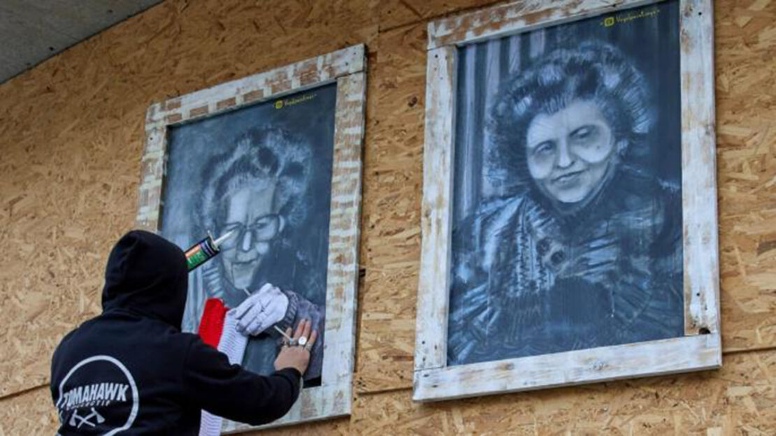 Зруйнований БЦ "Паралель у Харкові прикрасили картинами польського художника