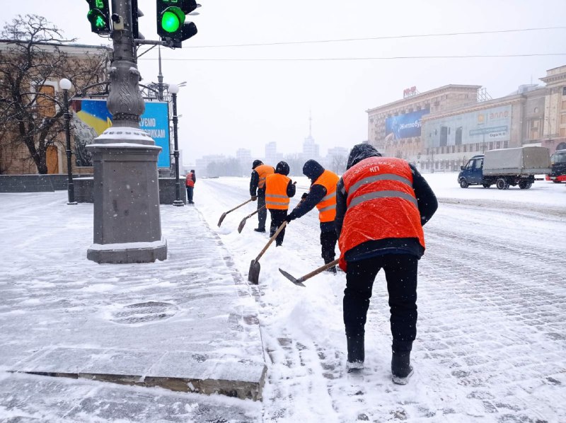 Харків засипає снігом: комунальники працюють у посиленому режимі