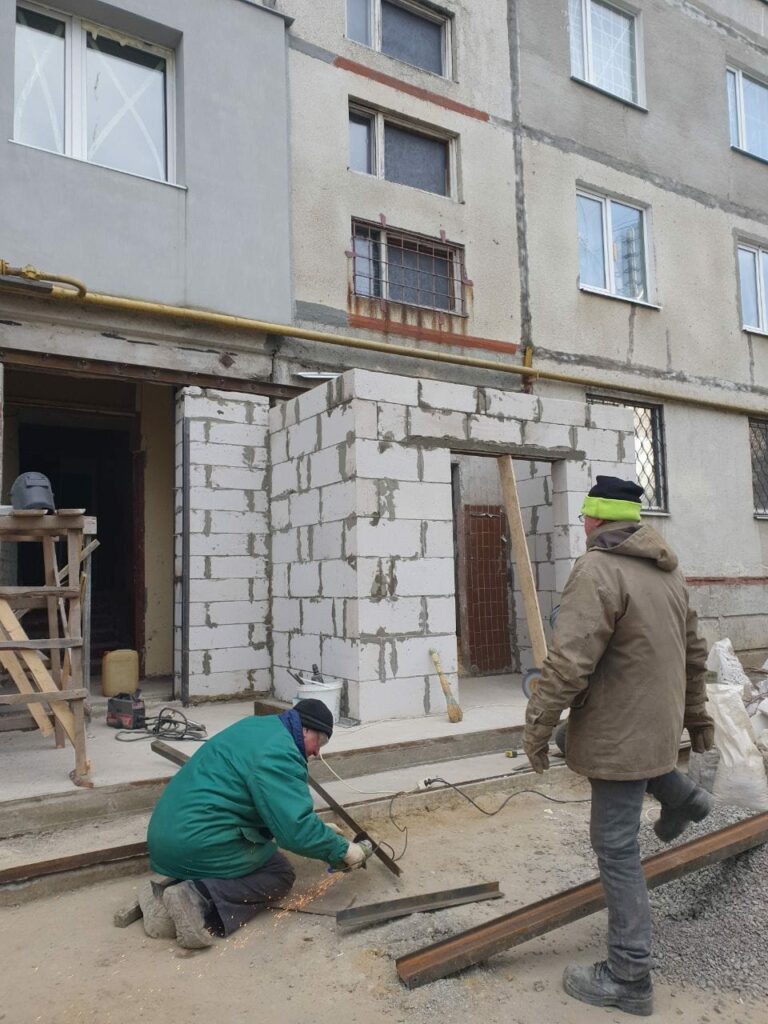 Новини Харкова: Відновлення житлового фонду після обстрілів 