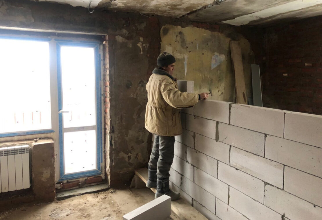 У Немишлянському районі Харкова відновлюють пошкоджені будинки 