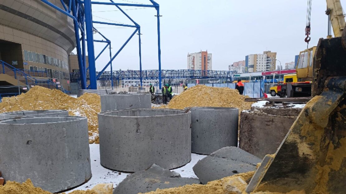 Новини Харкова: Аварія на каналізаційному колекторі на стадіоні «Металіст»