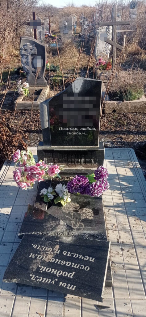На Харківщині чоловік вчинив наругу над могилами у селі Василівка Перша