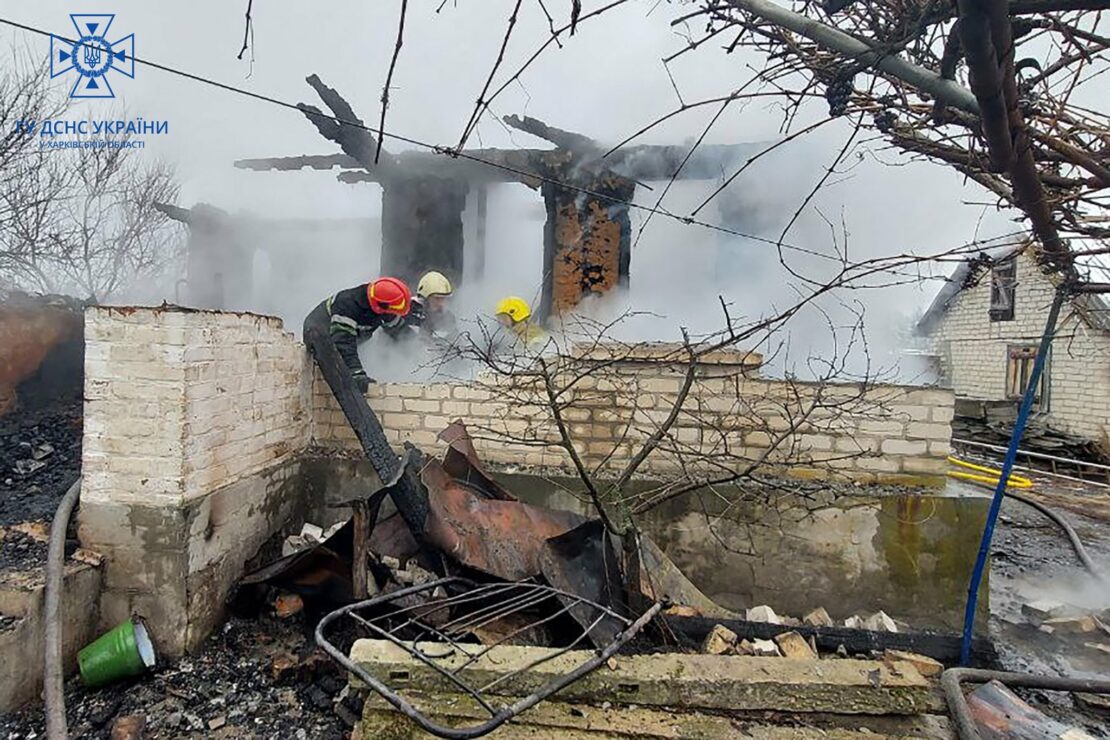 На згарищі будинку на Харківщині рятувальники виявили тіло жінки 