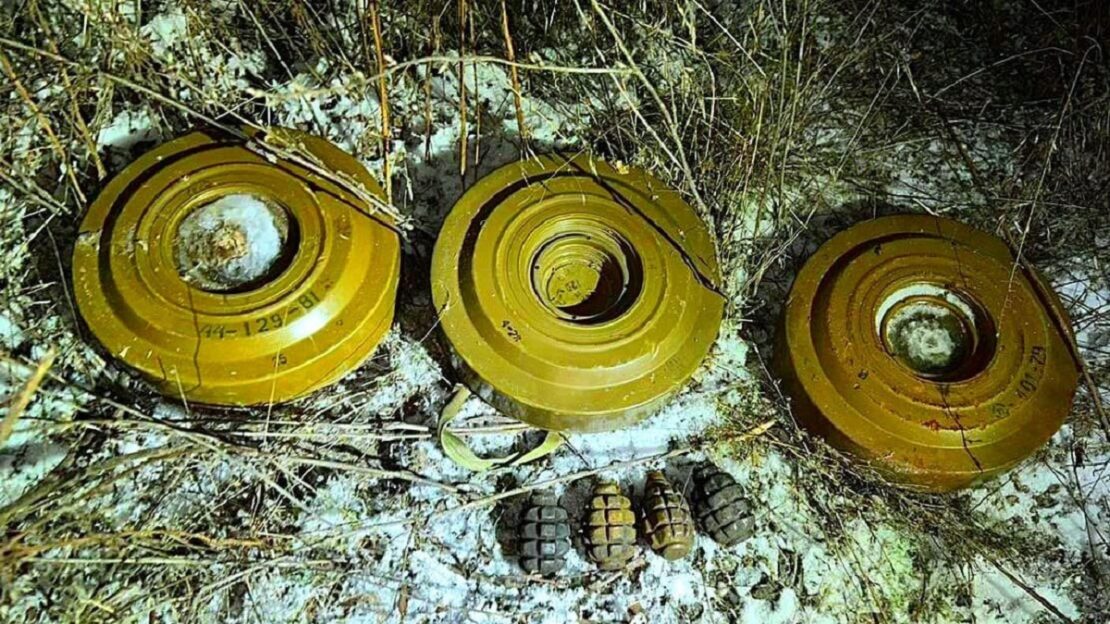 На узбіччі траси М-03 в Ізюмському районі виявили протитанкові міни