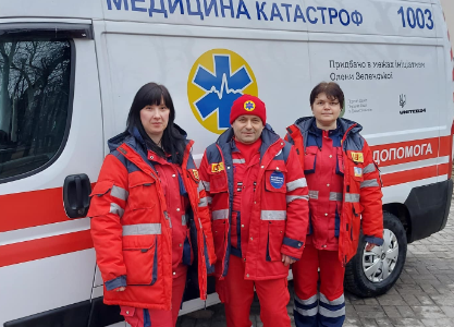 Новини Харкова: працівники швидкої допомоги врятували людину