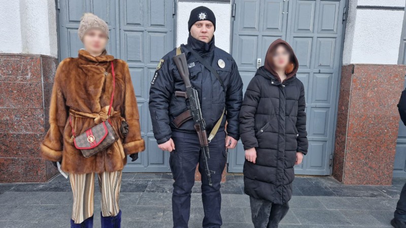 Новини Харкова: поліцейські повернули батькам неповнолітню