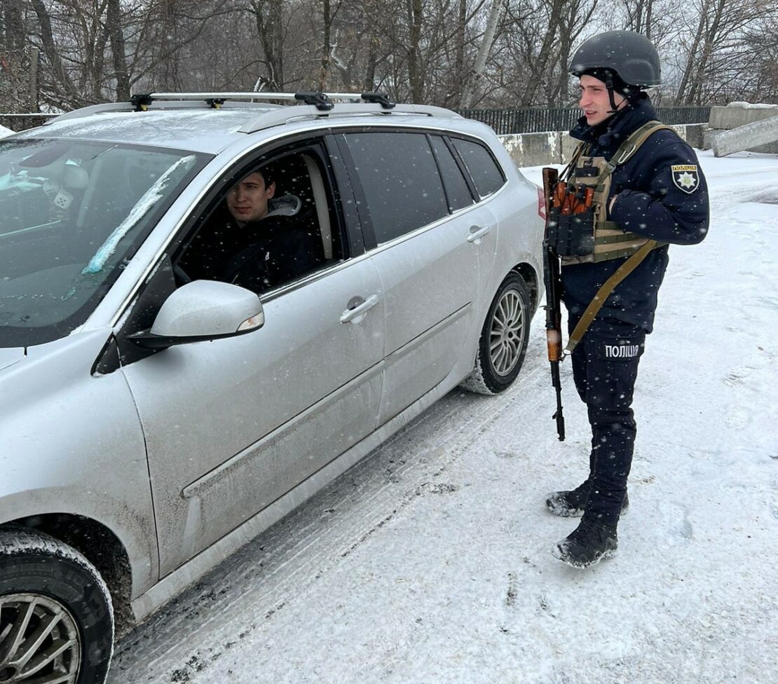 Новини Харкова: поліцейські за добу перевірили понад 3800 авто