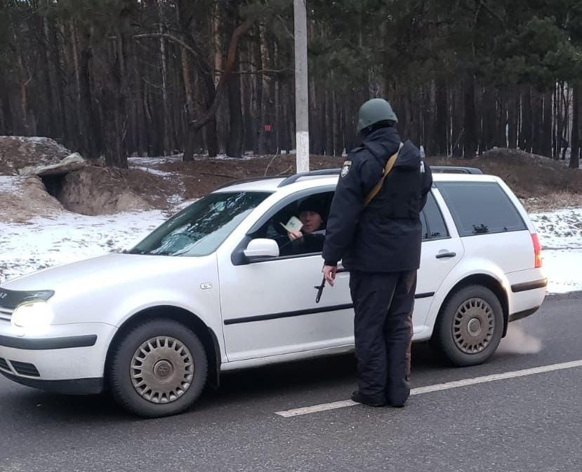 Новини Харкова: правоохоронці за добу перевірили понад 2400 авто