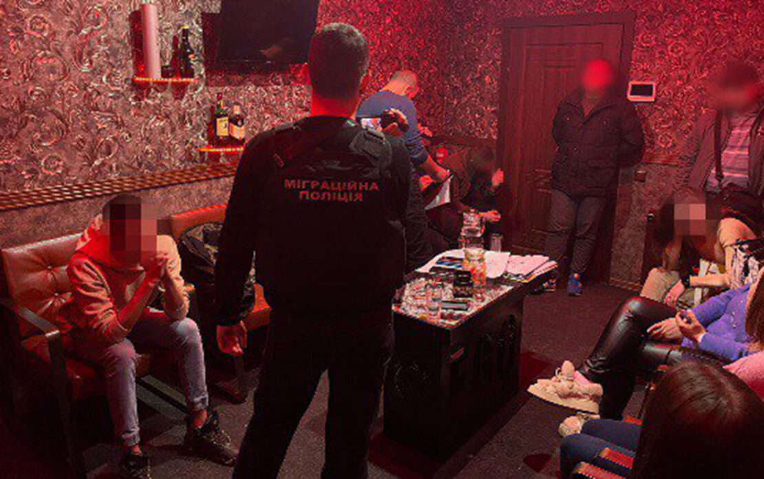 Новини Харкова: Поліція виявила бордель у масажному салоні