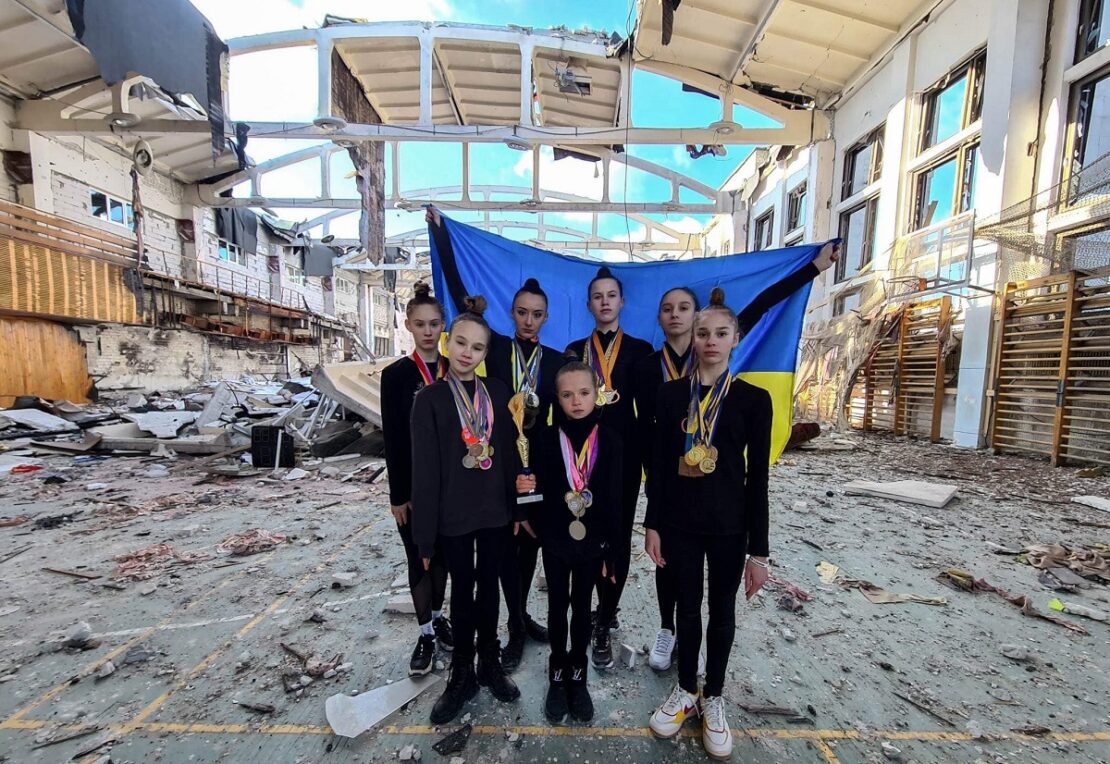 Українські гімнастки показали знищений ворогом СК «Політех» (ФОТО)