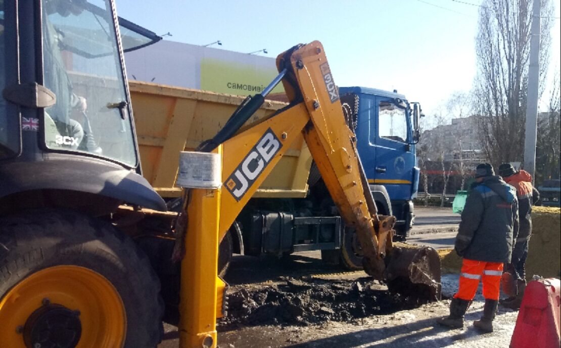 Харківські комунальники ліквідували пошкодження на трубопроводах