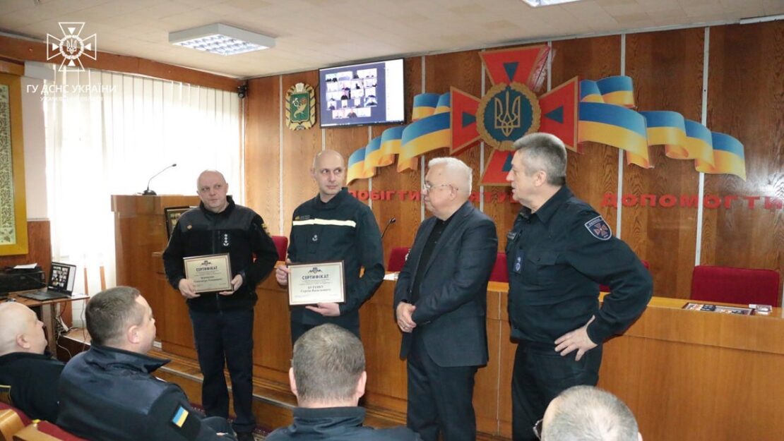 Бійці Харківського гарнізону ДСНС отримали сертифікати на житло