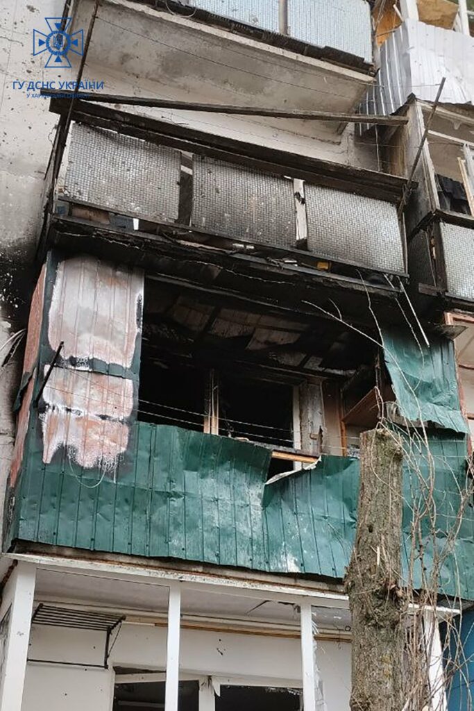 Ракетний обстріл Чугуєва 1 березня: сталася пожежа у будинку (фото)