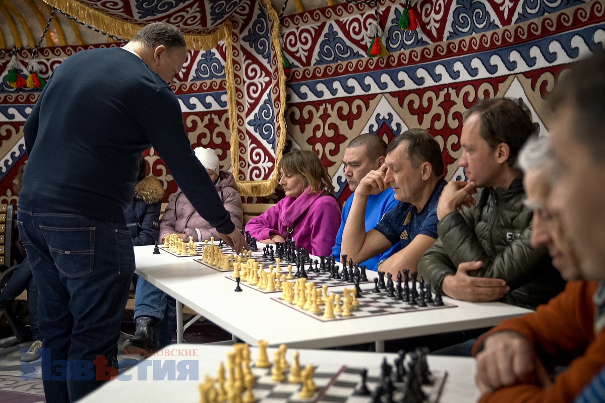 У харківській "Юрті незламності" грали в шахи. Фоторепортаж