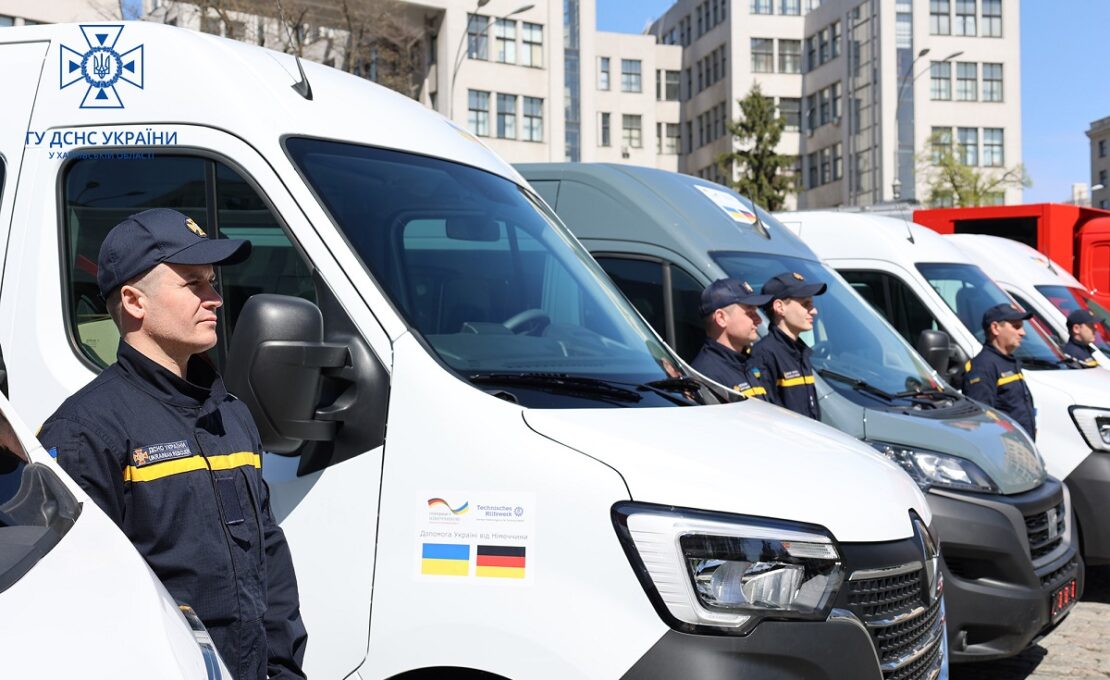 Харківські рятувальники отримали мікроавтобуси від Німеччини