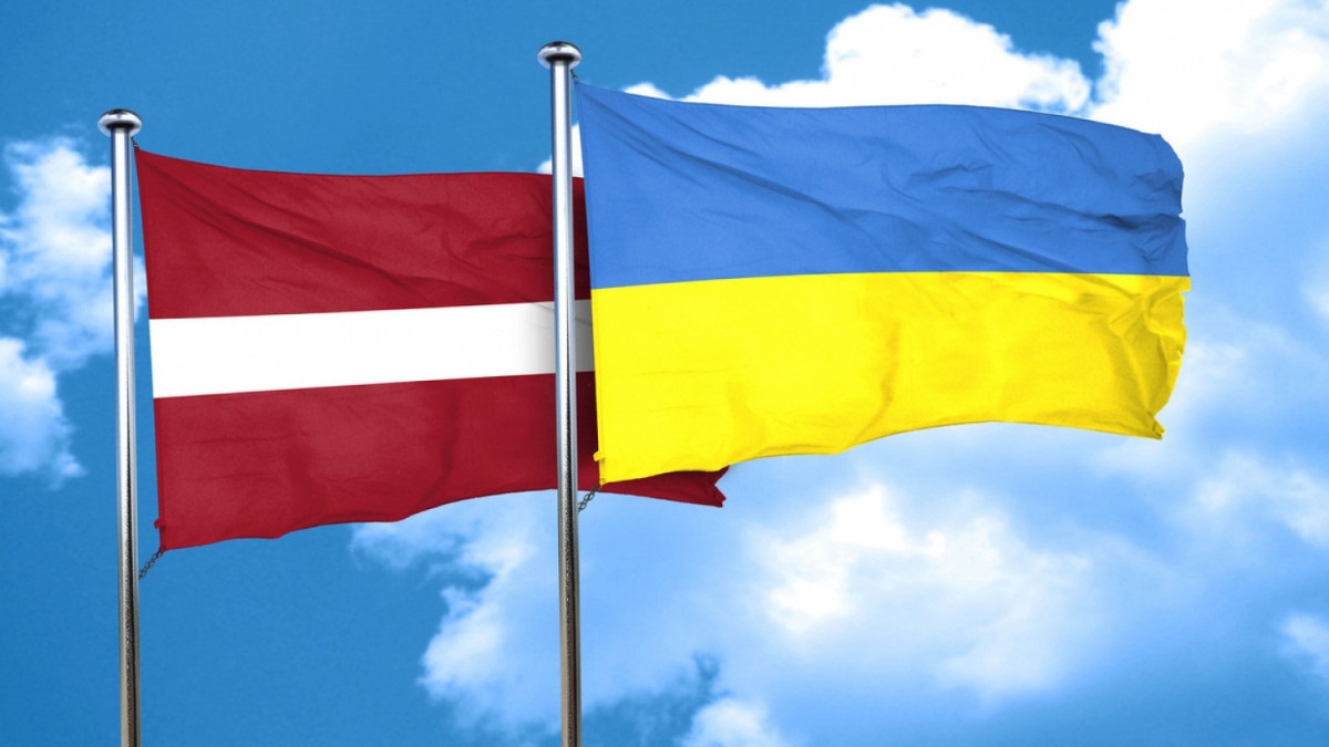 На чемпіонаті світу з хокею прапор України стане рівнозначним прапору Латвії