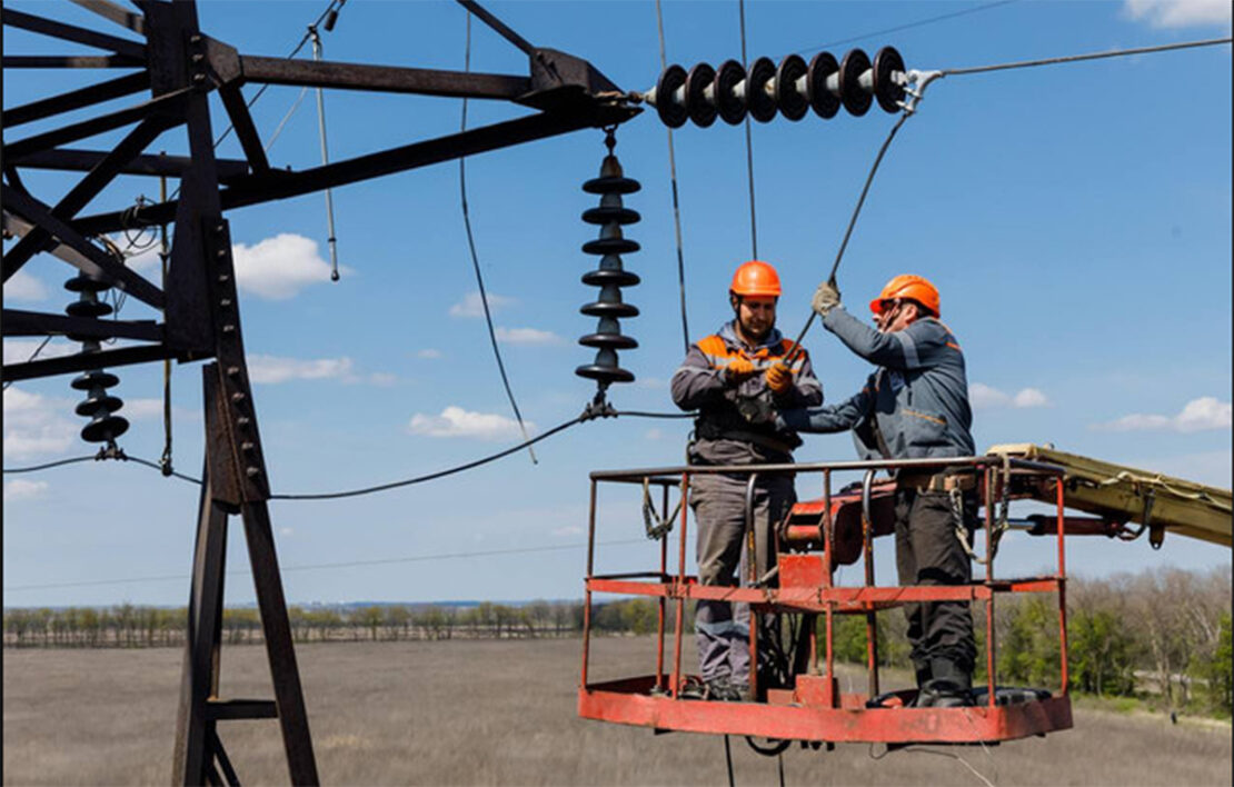 Харківські енергетики повернуть світло у 23 населені пункти