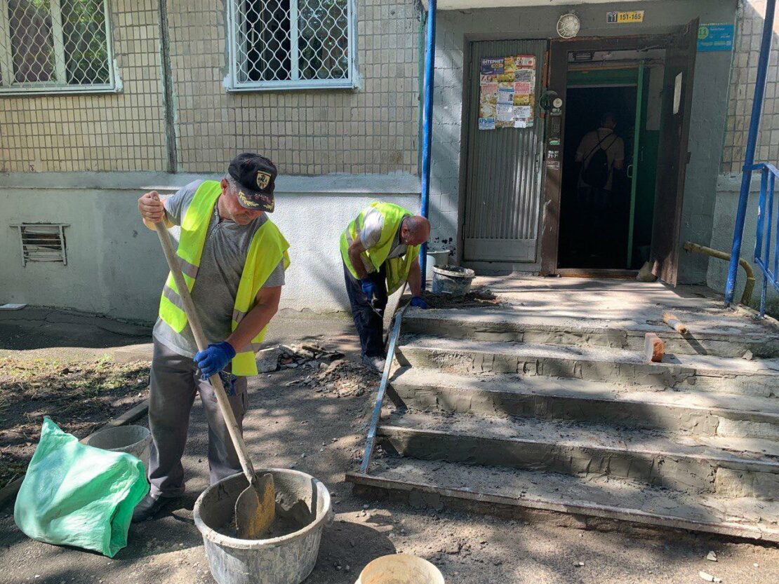 У Харкові тривають поточні ремонти житлового фонду (фото)
