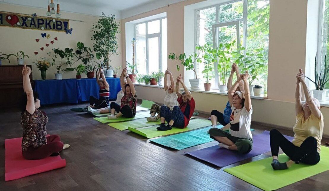 У Харкові проводять заняття з йоги для пенсіонерів 
