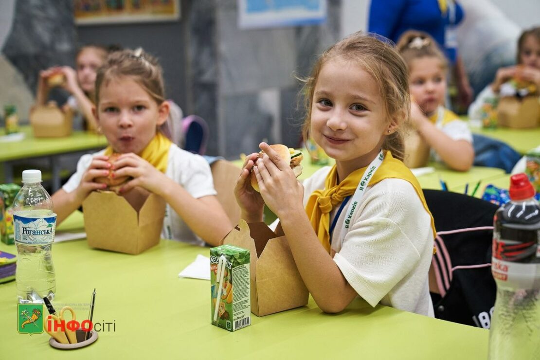 Чим годують дітей у "метрошколі" Харкова (фото)
