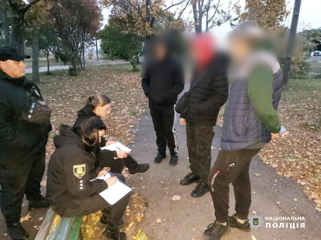 Харківщина: склали сім протоколів на підлітків, які курили та пили