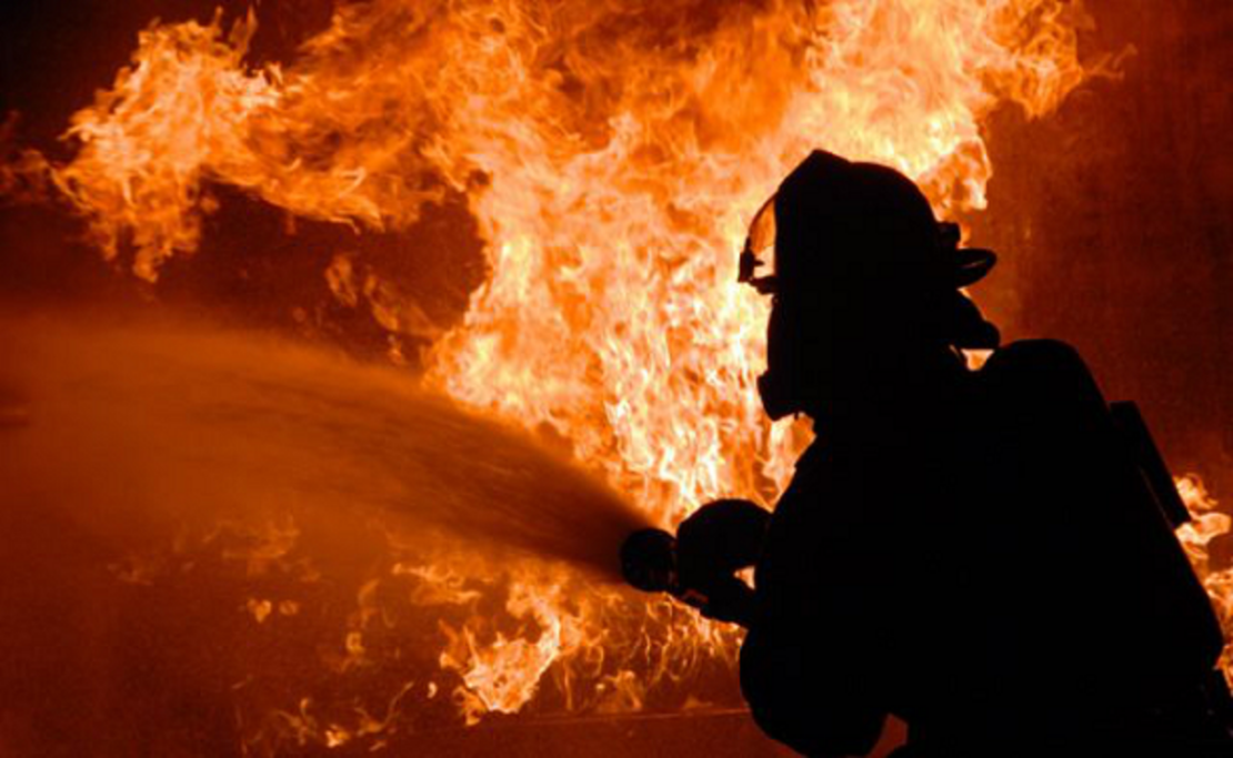 Внаслідок пожеж у Харкові постраждало троє людей