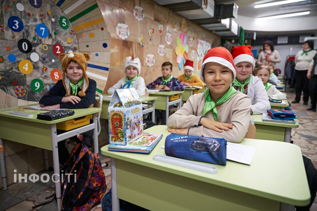Мер Харкова привітав учнів метрошколи з Різдвом 